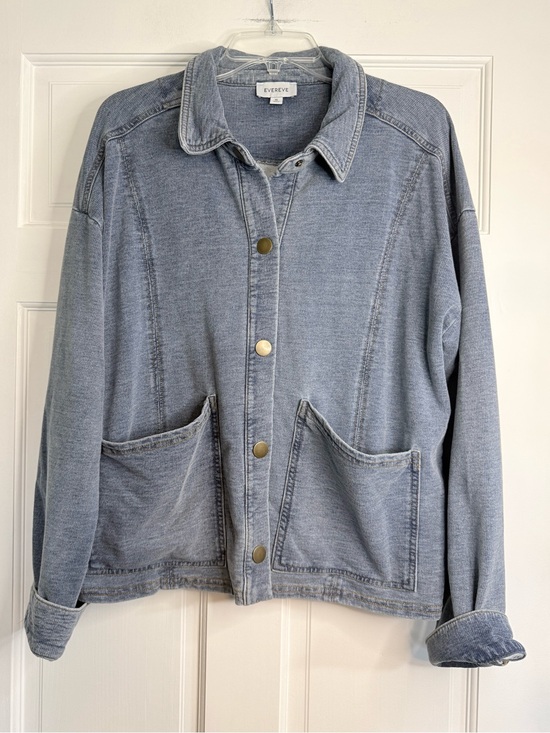 Evereve Jackets & Blazers - Evereve Women’s Blue Denim Look Barn Jacket